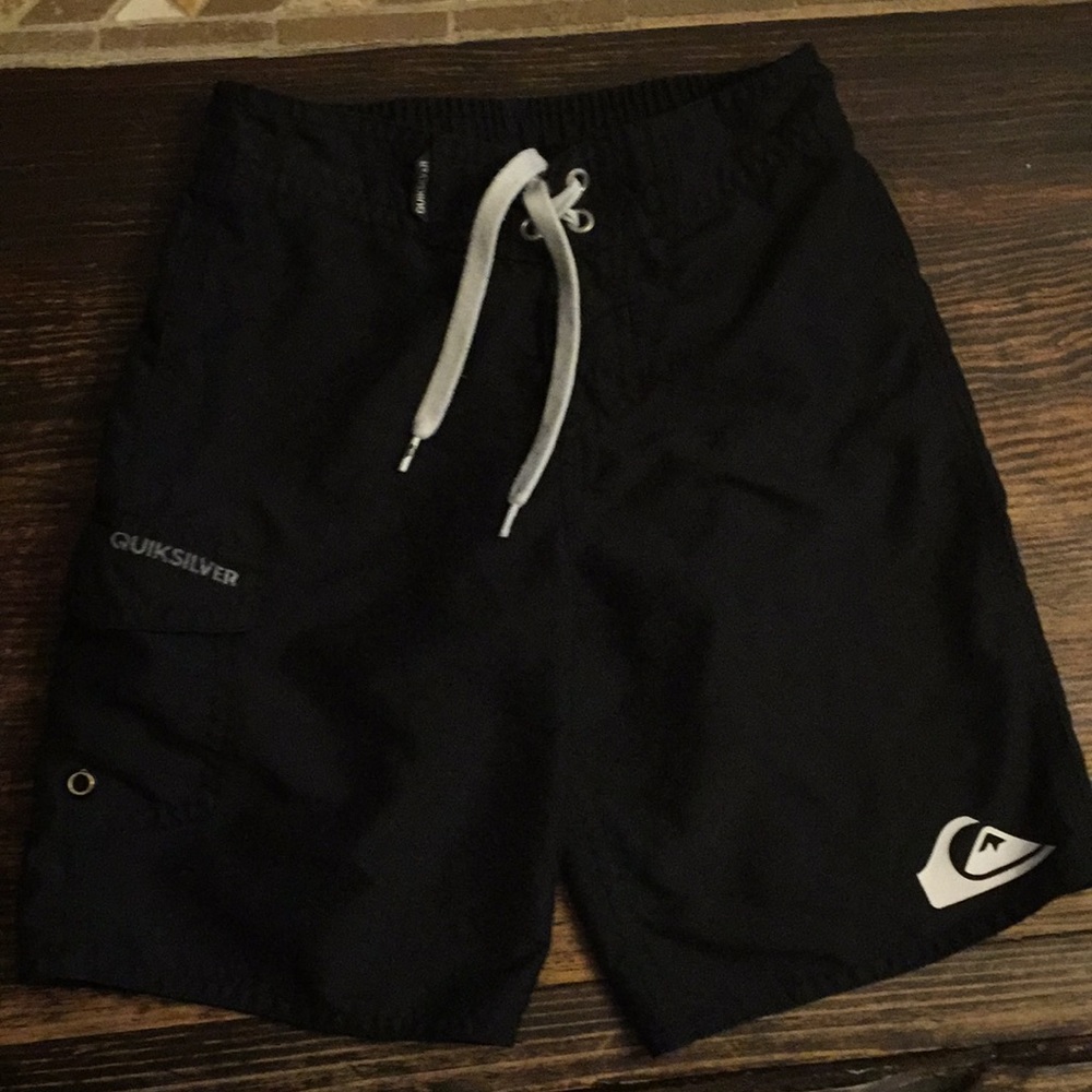 Boys size 5 Quicksilver board shorts
